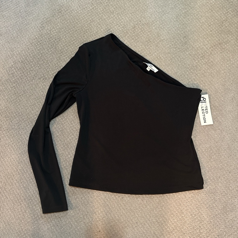 Limited Collection Black One-Shoulder Long Sleeve Top